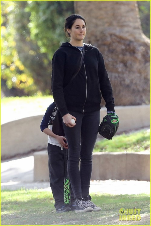 Shailene Woodley In The Park  nude photo