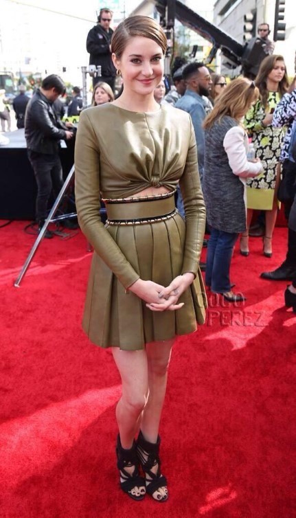 Shailene Woodley MTV Movie Awards  nude photo