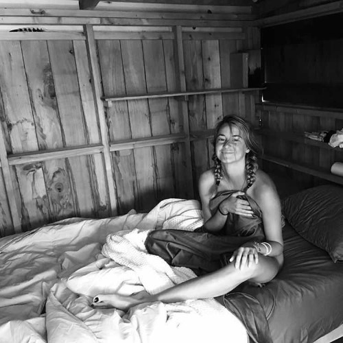 Shailene Woodley On The Bed ️  nude photo