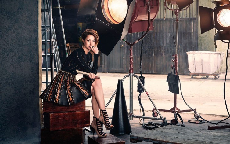 Shailene Woodley Perfect Legs  nude photo