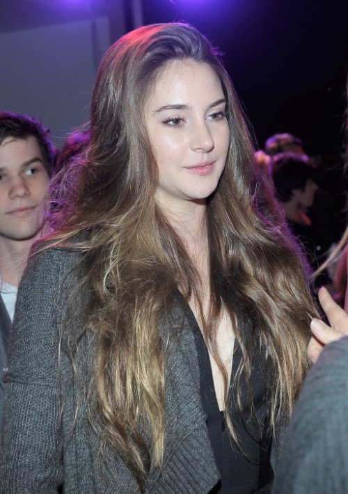Shailene Woodley Shai At An Event  nude photo