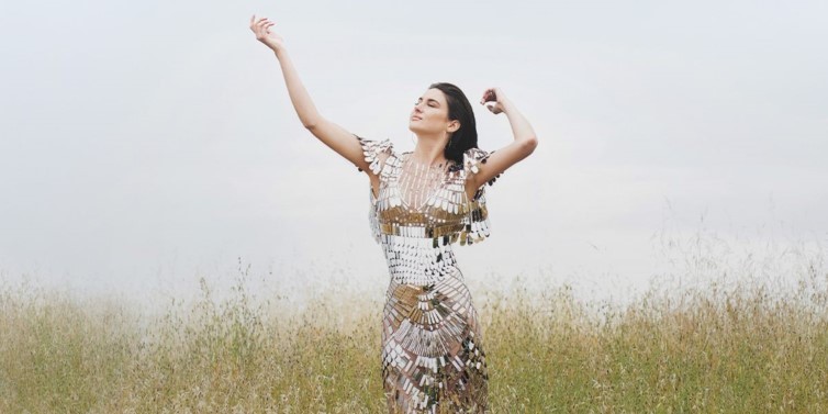 Shailene Woodley Shimmering  nude photo