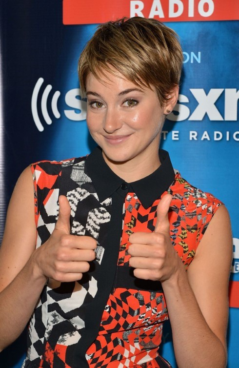 Shailene Woodley Thumbs Up For XM  nude photo