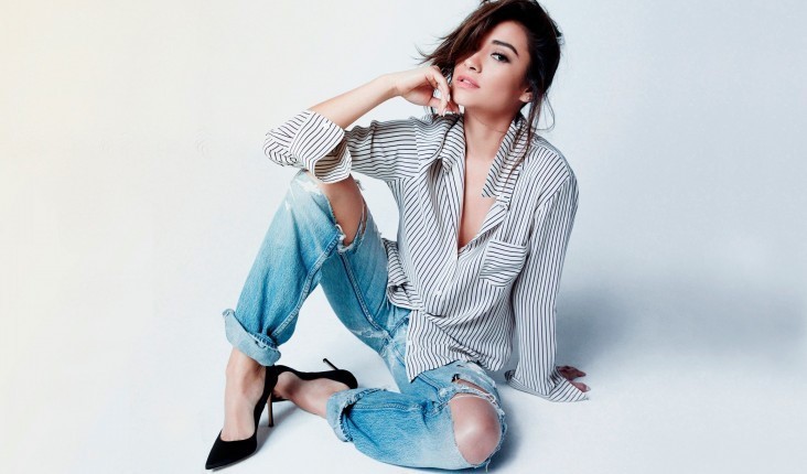 Shay Mitchell Sexy Posing  nude photo