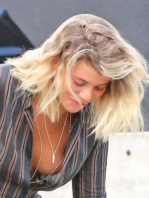 Sofia Richie Nipslip  nude photo