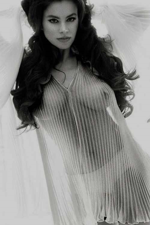 Sofia Vergara Slip  nude photo