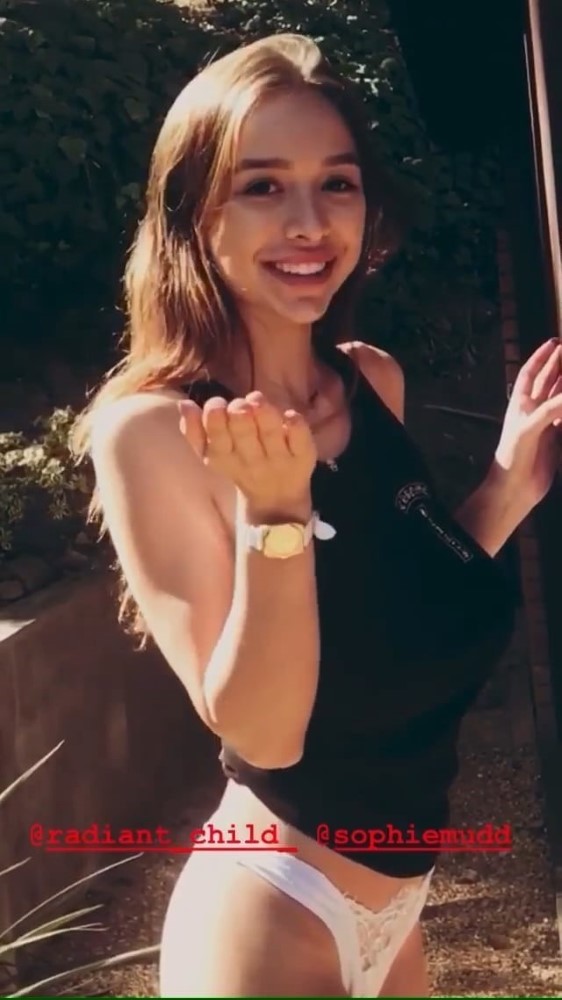 Sophie Mudd  nude photo