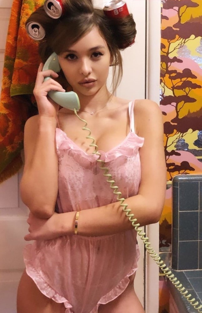 Sophie Mudd  nude photo