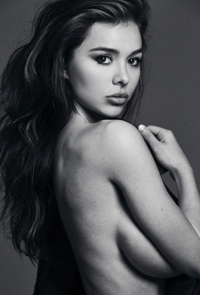 Sophie Mudd  nude photo