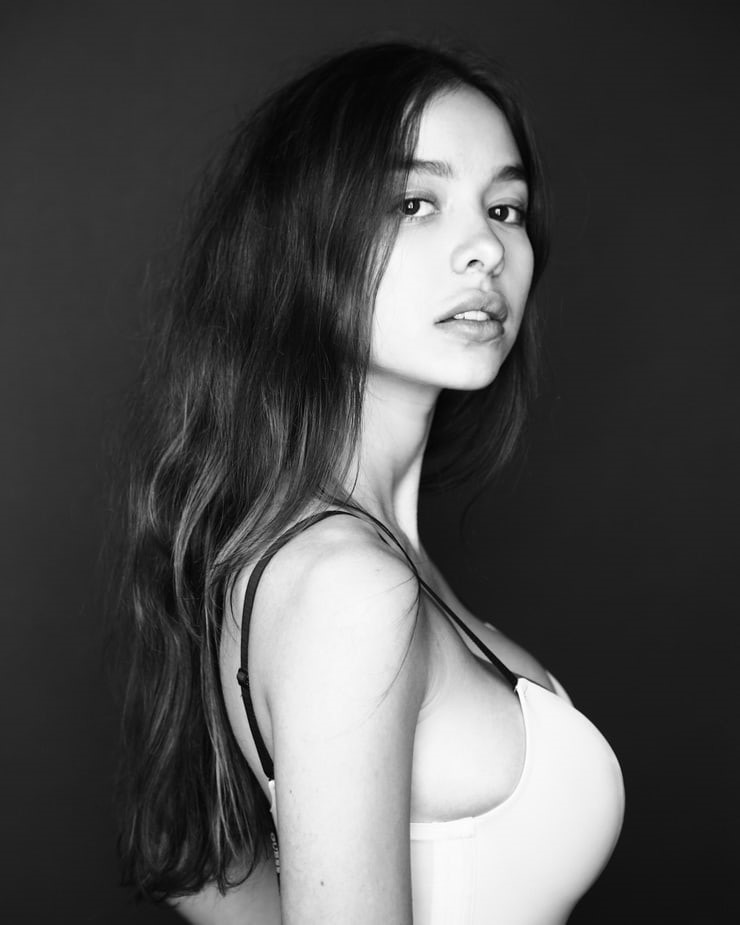 Sophie Mudd  nude photo
