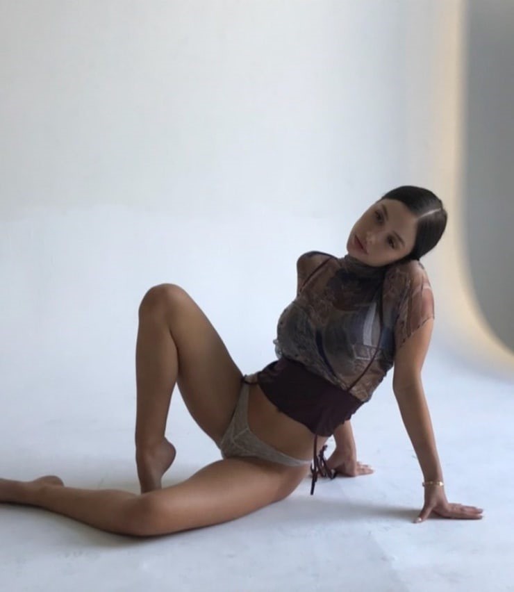 Sophie Mudd  nude photo