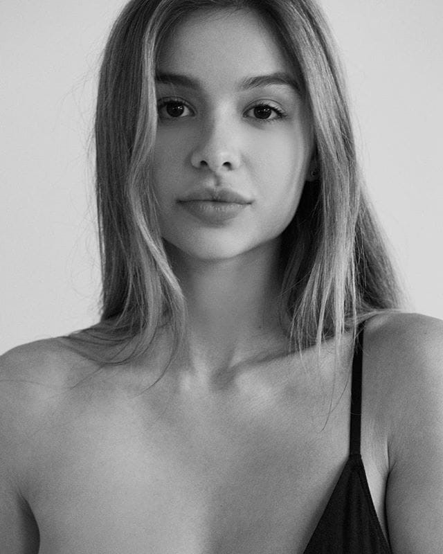 Sophie Mudd  nude photo
