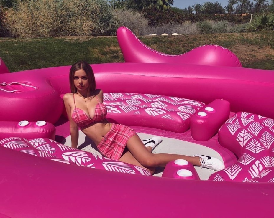 Sophie Mudd  nude photo