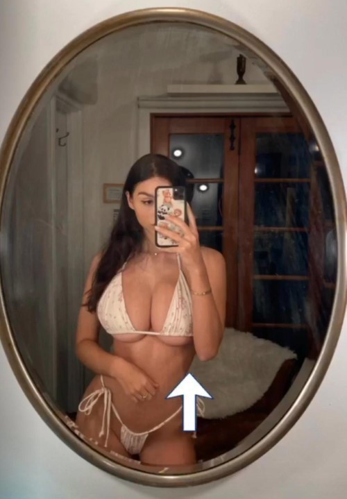Sophie Mudd  nude photo