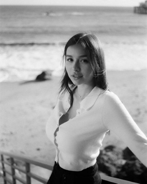Sophie Mudd  nude photo