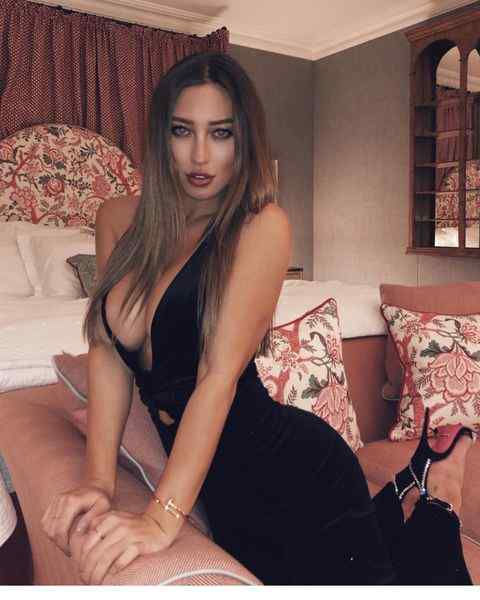 Stefanie Gurzanski  nude photo