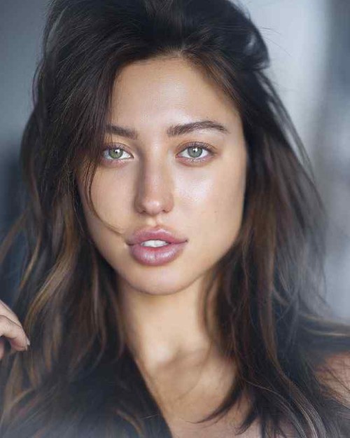 Stefanie Gurzanski  nude photo