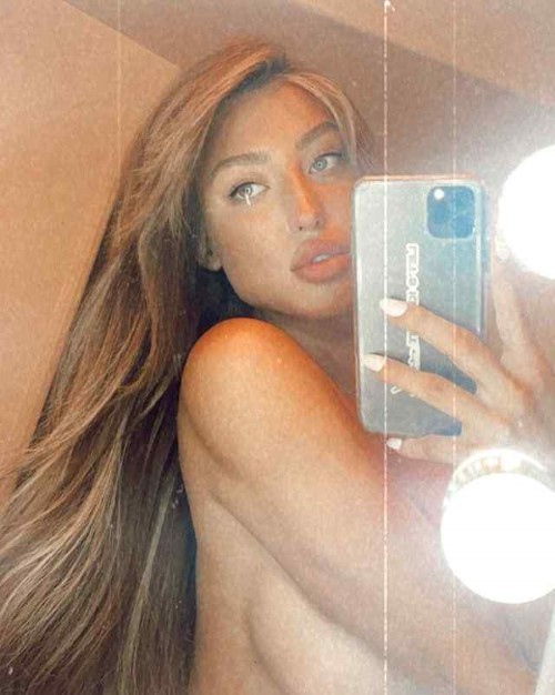 Stefanie Gurzanski  nude photo