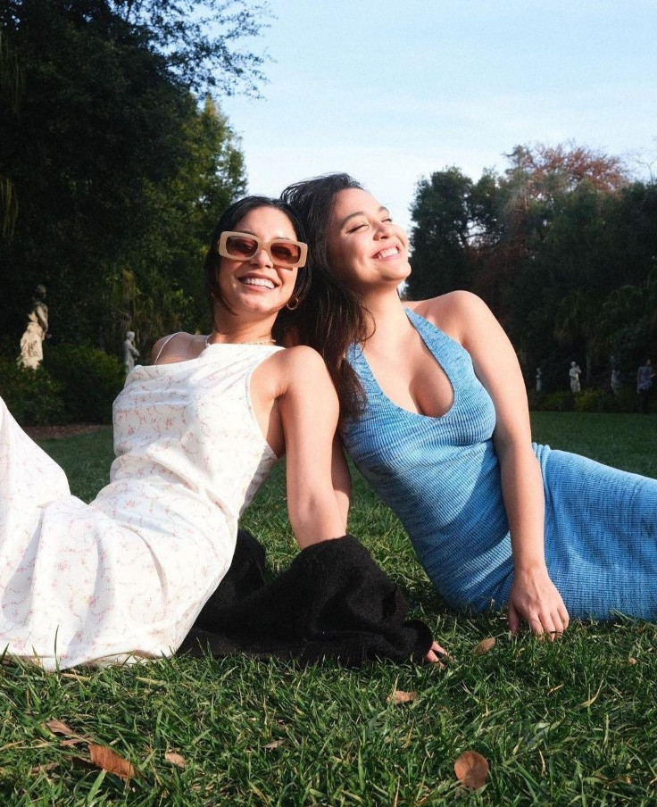 Stella Hudgens  nude photo