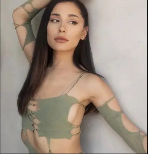 Stroking To Ariana Grande And Hoping A Bi Bud Will Join Me And We Can Have Some Fun  nude photo