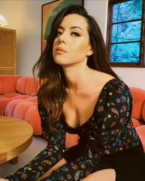 Sweet Aubrey Plaza  nude photo