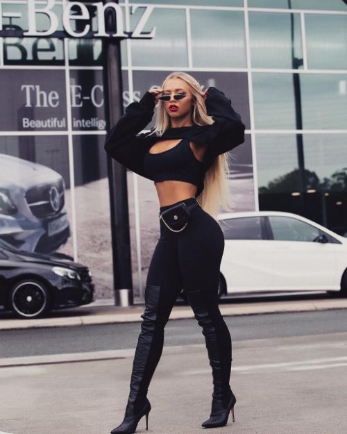 Tammy Hembrow  nude photo