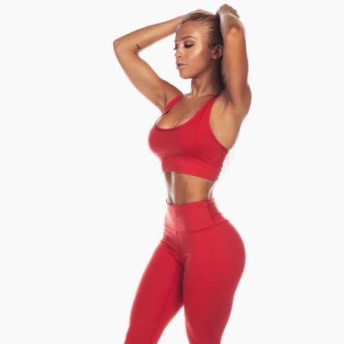 Tammy Hembrow  nude photo