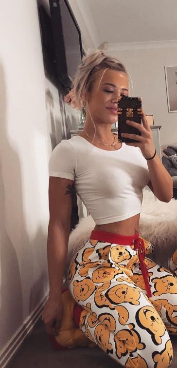 Tammy Hembrow  nude photo