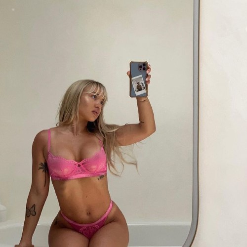 Tammy Hembrow  nude photo