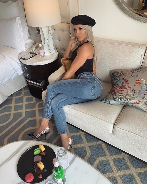 Tammy Hembrow  nude photo