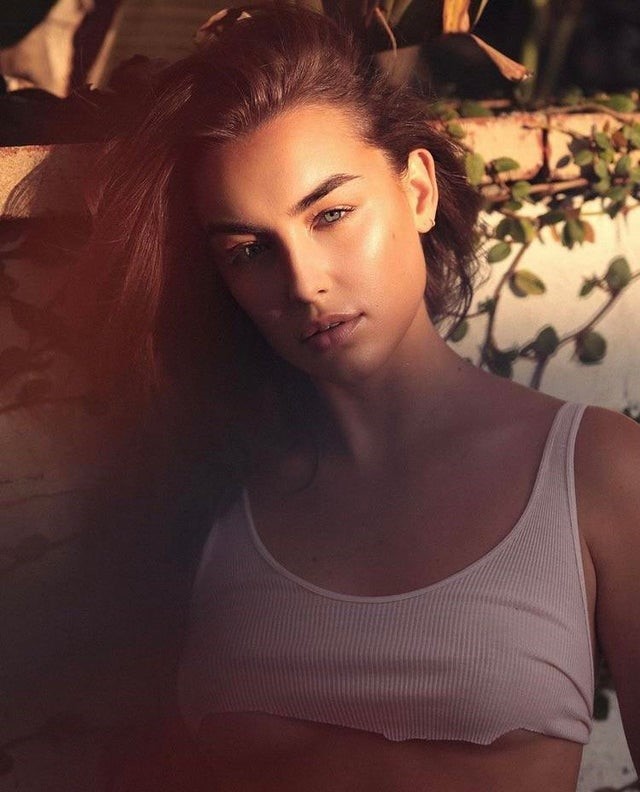 Taylor Bryant  nude photo