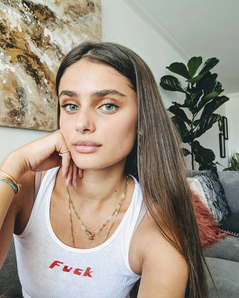 Taylor Hill  nude photo