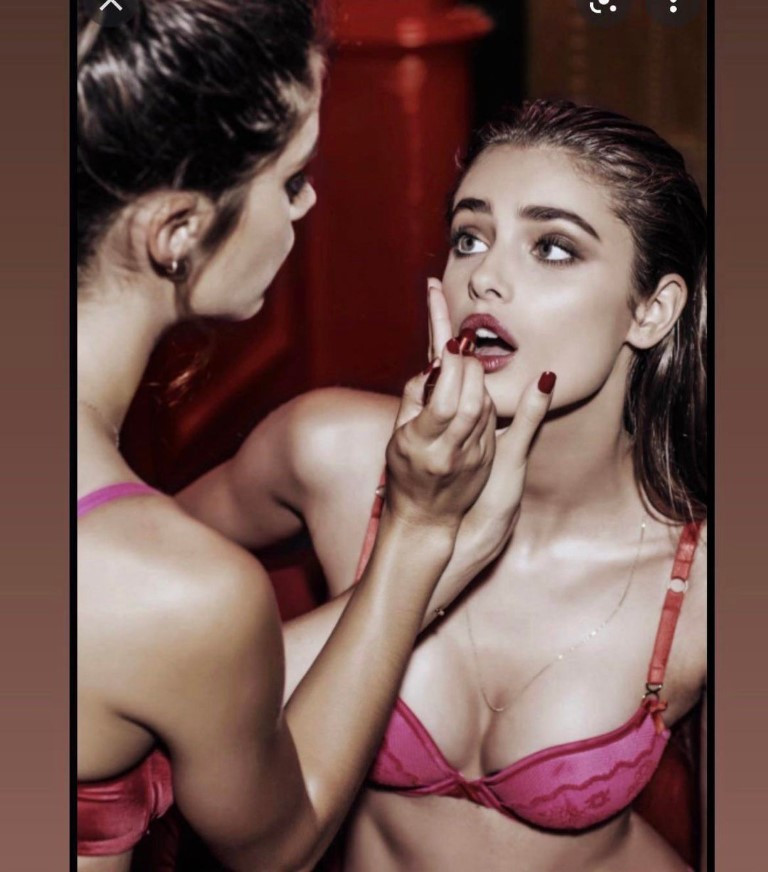 Taylor Hill  nude photo