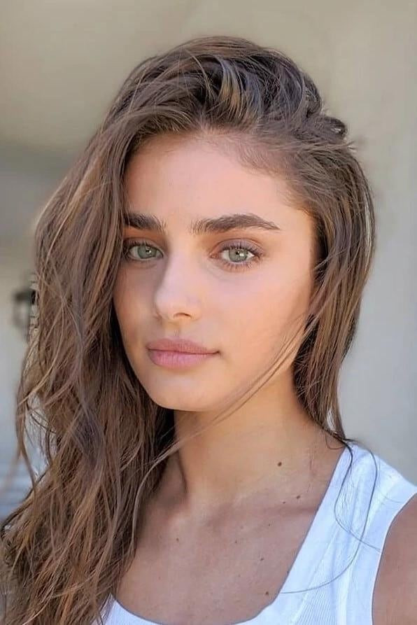 Taylor Hill  nude photo