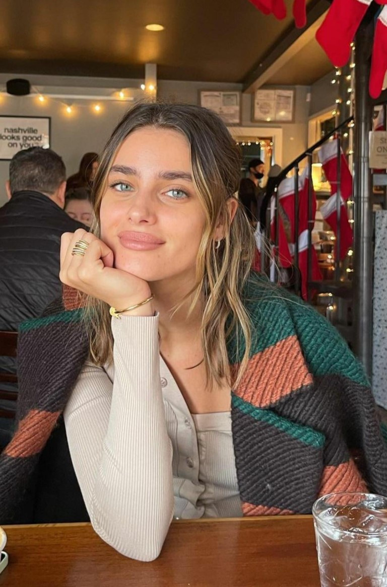 Taylor Hill  nude photo