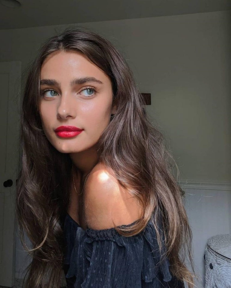Taylor Hill  nude photo