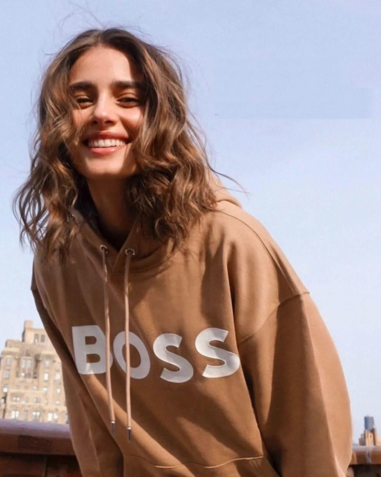 Taylor Hill  nude photo