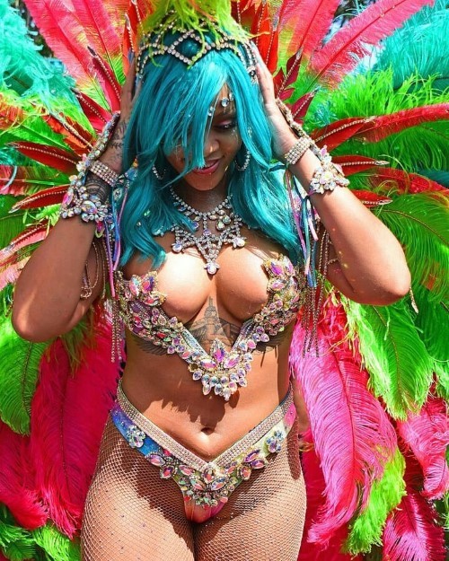 Thicc Riri  nude photo