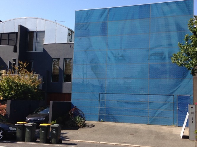 This Guy Put Pamela Anderson On His House  nude photo