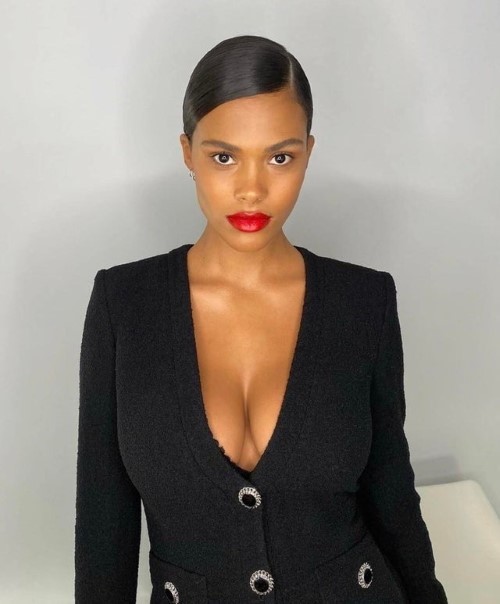 Tina Kunakey  nude photo