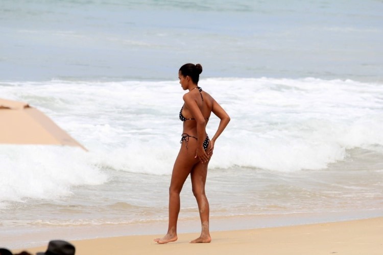 Tina Kunakey  nude photo