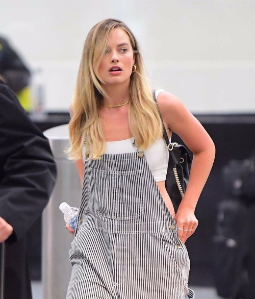 Tomboy Margot Robbie 1  nude photo