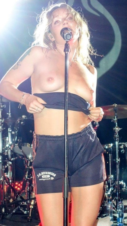 Tove Lo Nude Tits On Stage  nude photo