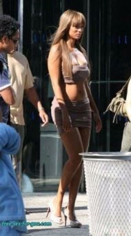 Tyra Banks Upskirt  nude photo