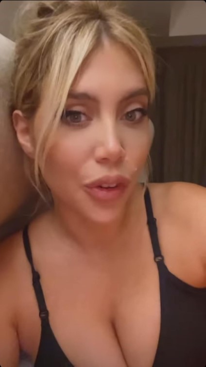 UFF Wanda NaraA 100 UpVotes=Mas 2  nude photo