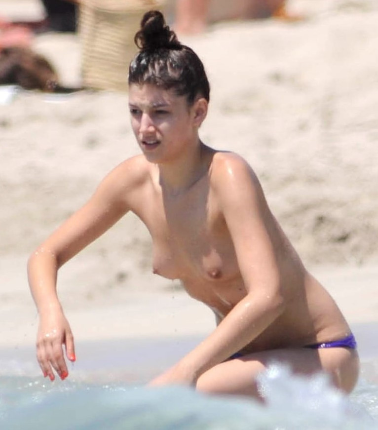 Ursula Corbero Topless Leaks Spanish Celebrity  nude photo