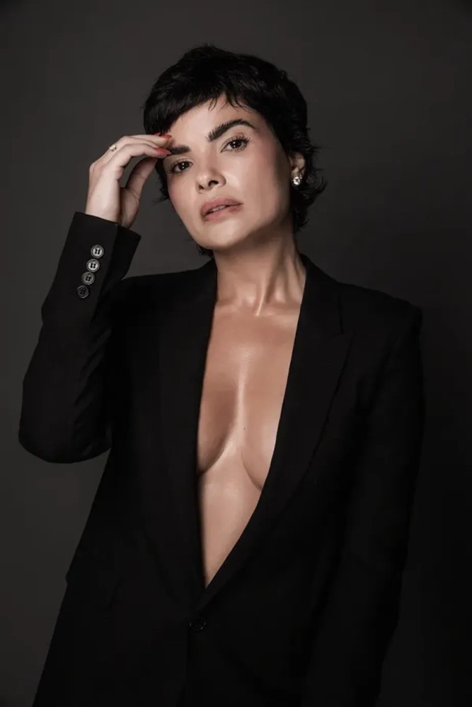 Vanessa Giacomo Braless Cleavage  nude photo