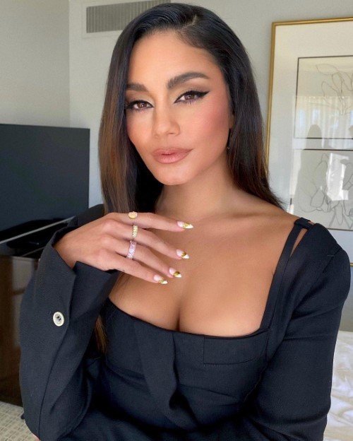 Vanessa Hudgens A Beautiful Woman  nude photo