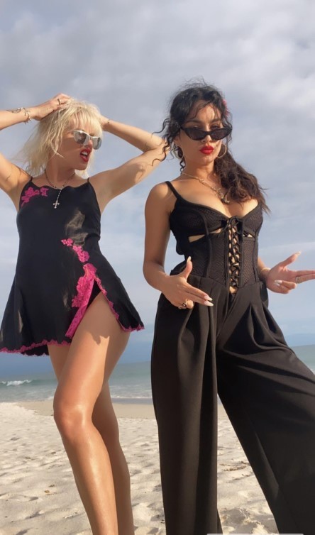 Vanessa Hudgens All Black At The Beach With GG  nude photo