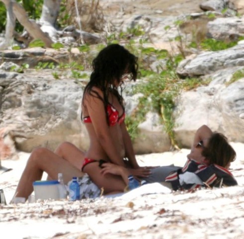 Vanessa Hudgens And Zac Efron Beach  nude photo
